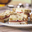 Rozijnenbrood sandwiches met appel en aardbeien