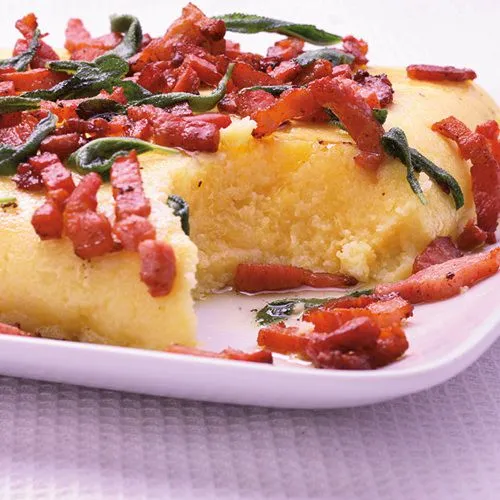 Polenta met spek en salie
