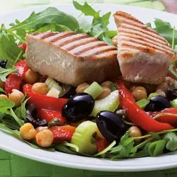 Tip: Salade met verse tonijn en kikkererwten