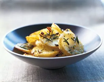 Geroosterde aardappelen met rozemarijn en knoflook