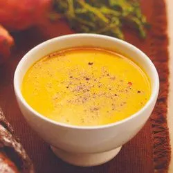 Tip: Aardappelsoep van zoete aardappelen, kokos en limoen
