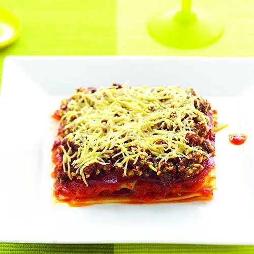 Lasagne met salami en zongedroogde tomaatjes