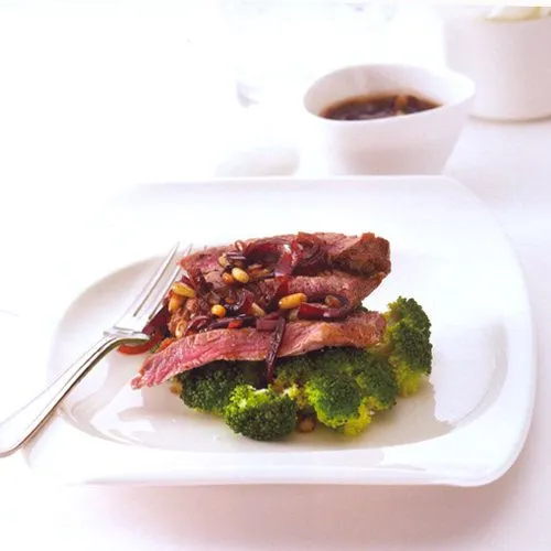 Gemarineerde entrecote met Italiaanse saus