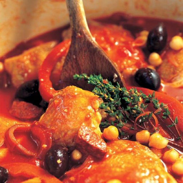 Stoofschotel met kip, chorizo en tomaat van Ainsley Harriott