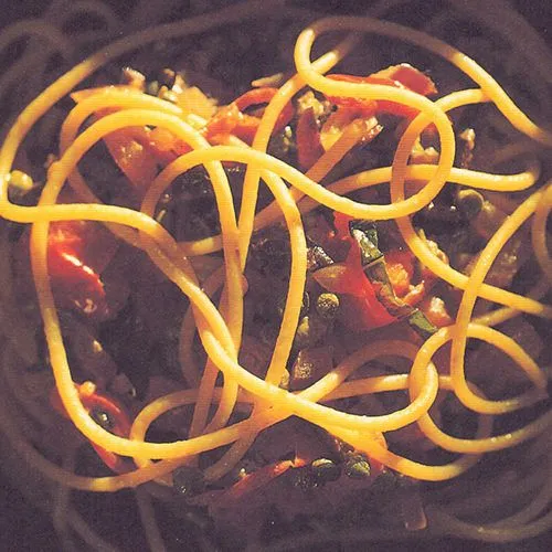 Gordon Ramsay: linguine met tomaten, olijven en kappertjes