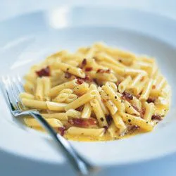 Tip: Jamie Oliver: klassieke penne carbonara