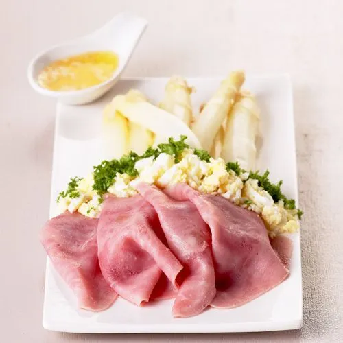 Asperges met ham en ei