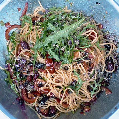 Spaghetti met verse tomaat en rucola van Jamie Oliver - recept - okoko  recepten