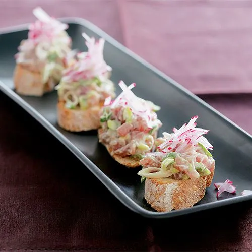 Tonijntartaar met wasabimayonaise