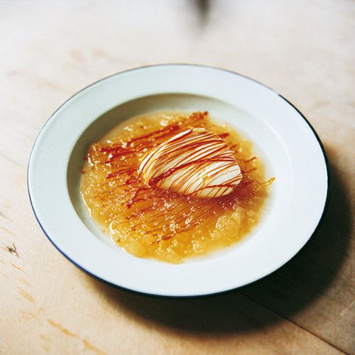 Appelmoes met crème fraîche en karamel van restaurant Moro