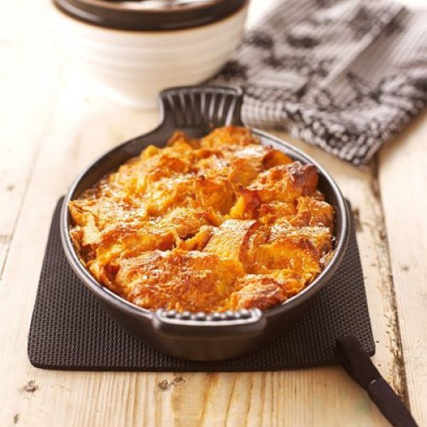 Croissant-pudding met karamel van Nigella Lawson - recept - okoko recepten