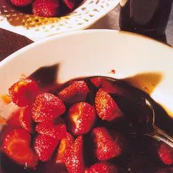 Tip: Aardbeien met balsamico (fragole con aceto balsamico)