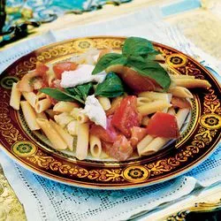 Tip: Pastasalade van penne alla caprese