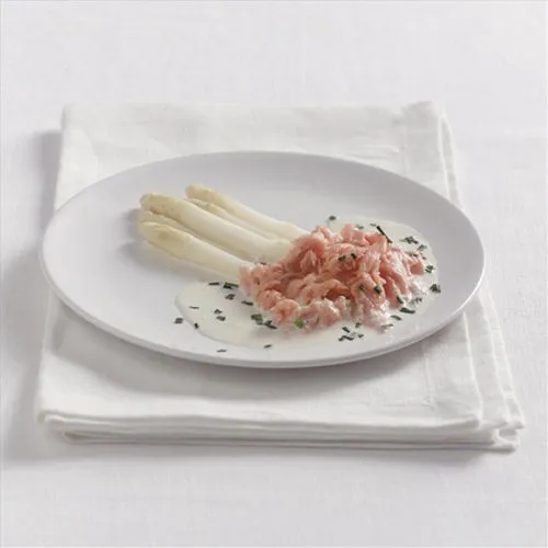 Asperges met lauwwarme zalm en wittewijnsaus