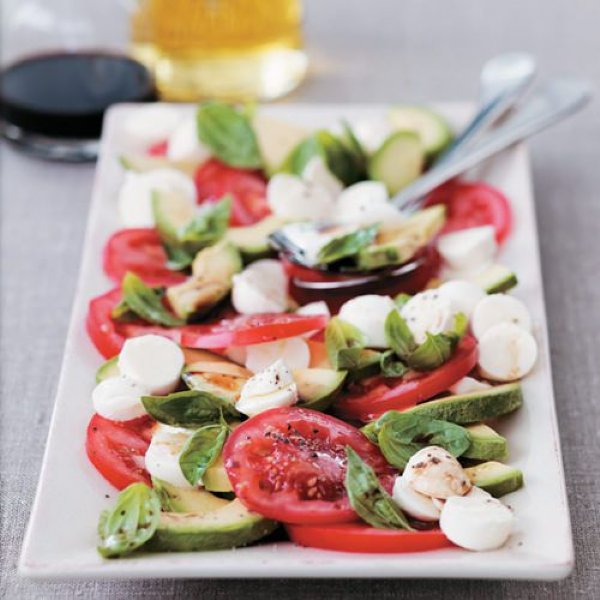 Tomatensalade met avocado recept okoko recepten