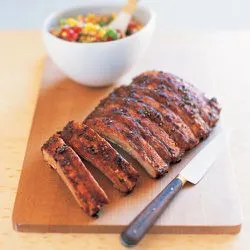 Tip: Spareribs met salade van gegrilde maïs