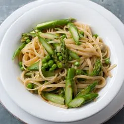 Tip: Bavette met groene asperges en doperwten