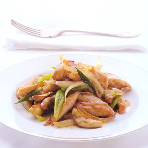 Thaise kip met cashewnoten