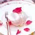 Meringues met rozenwaterroom