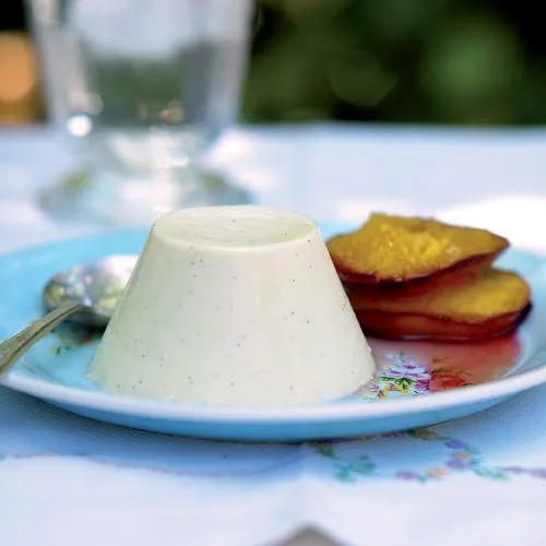 Panna cotta met gebakken nectarines