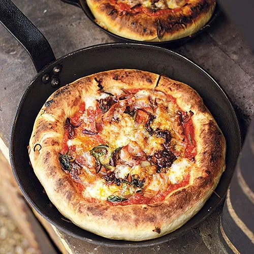 Jamie Oliver: pan pizza