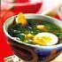 Indonesische spinaziesoep (sop bajem)