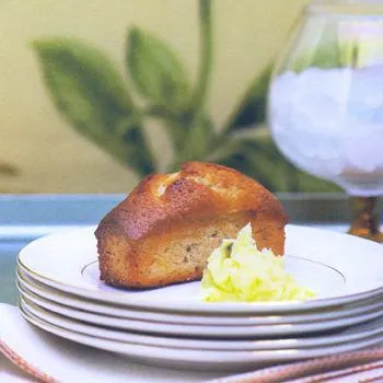 Bananenbroodjes met passievruchtenboter