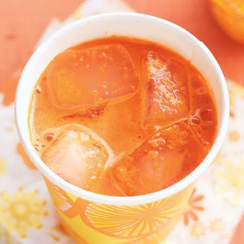 Smoothie van bleekselderij, wortel en ananas