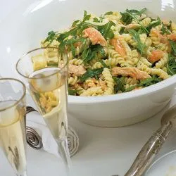 Tip: Fusilli met gerookte zalm, citroen en rucola