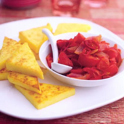 Polenta uit de oven met pittige relish