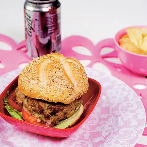Tonijnburger met zoete chilisaus