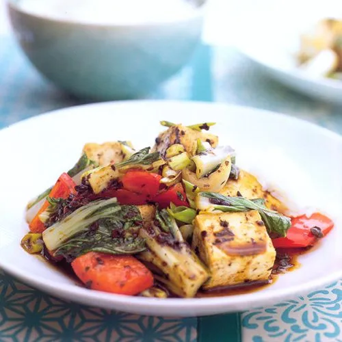 Tofu in zwartebonensaus