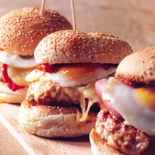 Kipburgers van John Torode