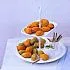 Madeleines met groene en rode pesto