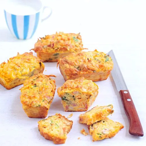 Wortelcakejes met spekjes