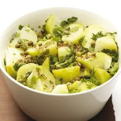 Tip: Warme salade van koolrabi, kappertjes en koriander