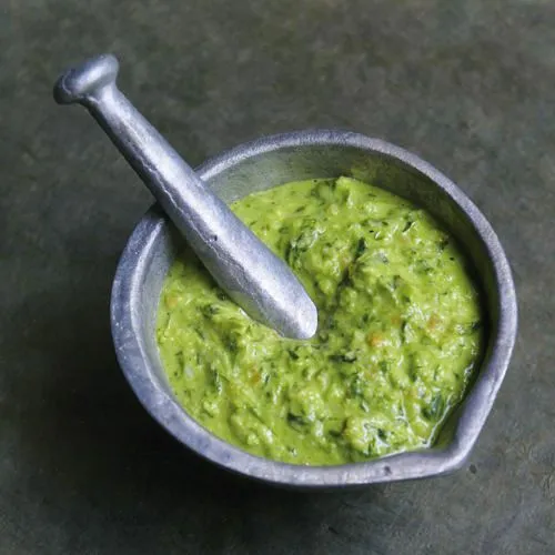 Pesto met gember en zoete uien