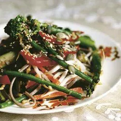 Tip: Noedelsalade met groene-theenoedels