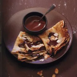Tip: Crêpes met kokosmelk en chocoladesaus