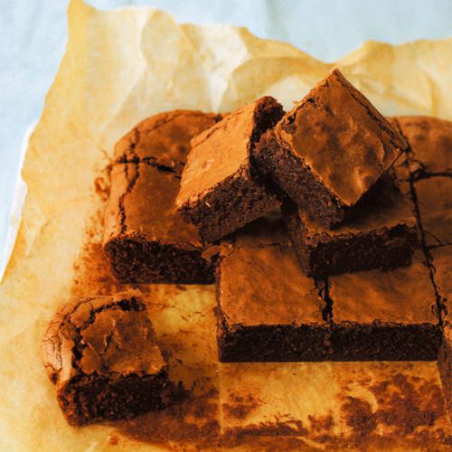 Converteren Gorgelen vragen Brownies van pure, donkere chocolade - recept - okoko recepten
