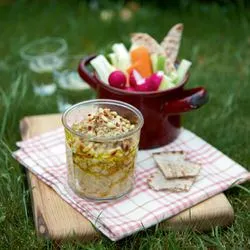 Tip: Hummus met pijnboompitten