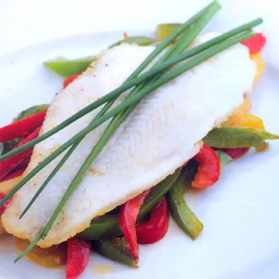Pangasiusfilet met warme paprikasalade