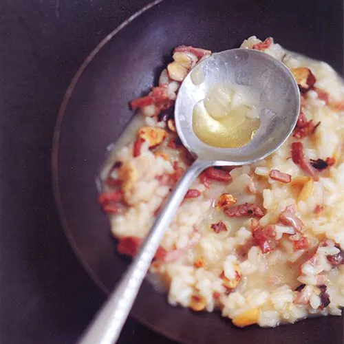 Risotto met spek en hazelnoten
