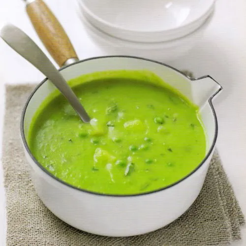 Doperwtensoep met aardappel en munt