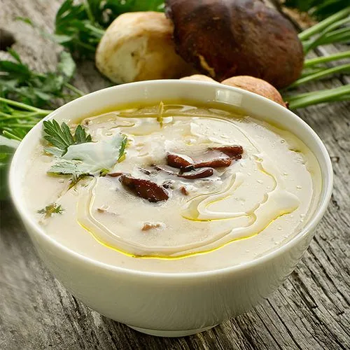 Romige champignonsoep met eekhoorntjesbrood