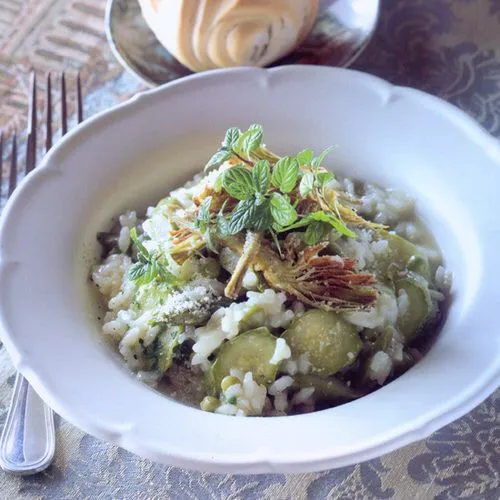 Risotto met asperges, artisjokken en courgette