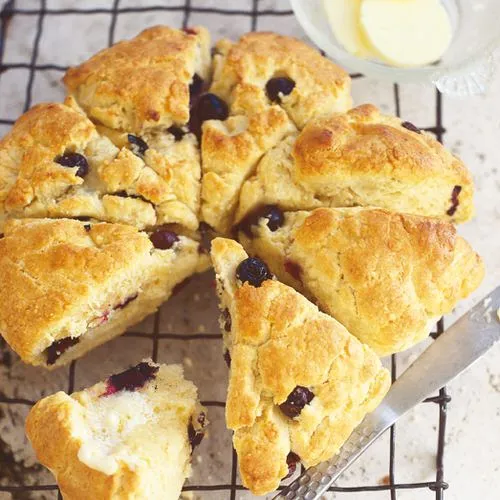 Scones met bosbessen van Bill Granger