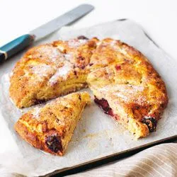 Tip: Grote scone met peer en bramen