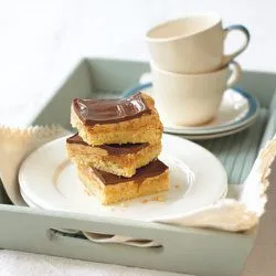 Tip: Zandkoekjes met karamel en chocolade