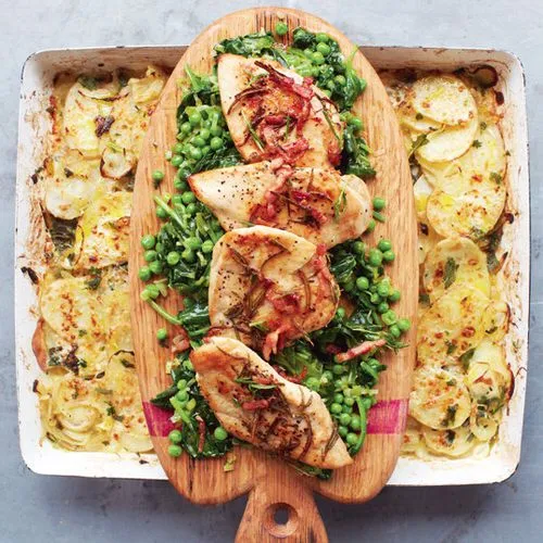 Jamie Oliver: kipfilet met gesmoorde groenten en aardappelgratin